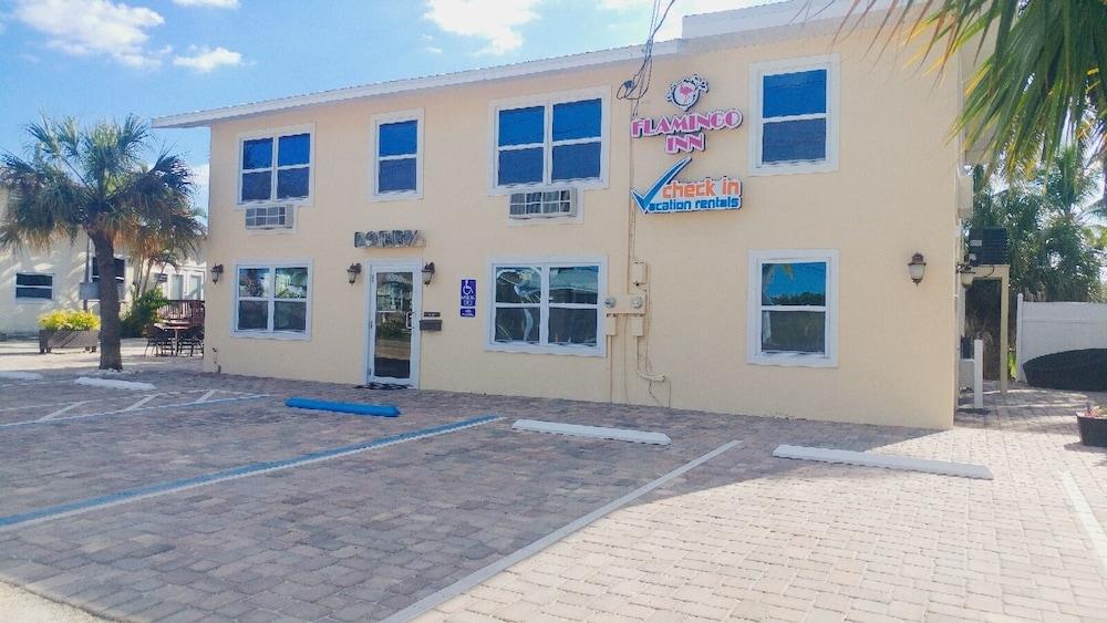Hidden Harbor Suites Форт Майерс Бийч Екстериор снимка